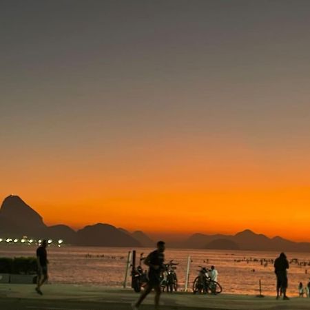 Amplo Apartamento Em Frente A Praia De Copacabana Apartment Rio de Janeiro Exterior photo